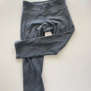 lululemon grey capri leggings